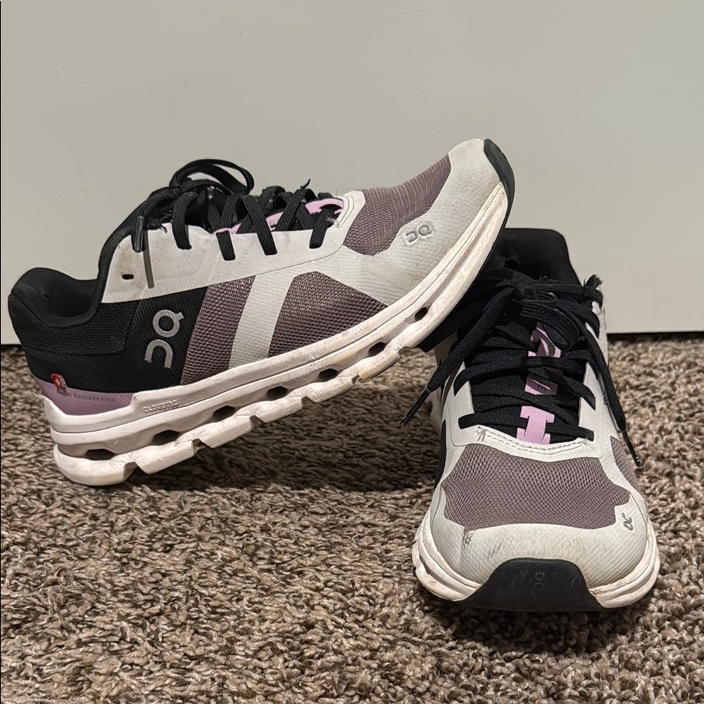 On Running Women's Black/Gray/Purple Size 7